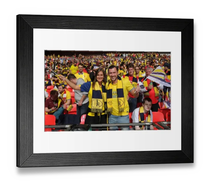 Framed Print : Arsenal FA Cup Victory: Triumphant Fans Celebrate at Wembley (4-0 vs Aston Villa, May 2015)