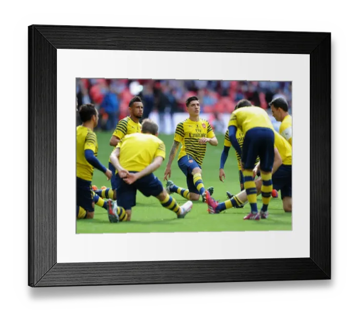 Framed Print : Francis Coquelin and Hector Bellerin (Arsenal) warm up before the match. Arsenal 4: 0 Aston Villa