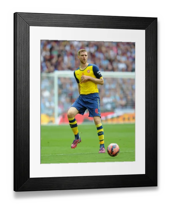 Framed Print : Per Mertesacker Lifts FA Cup: Arsenal's Victory over Aston Villa (4-0) at Wembley, 2015