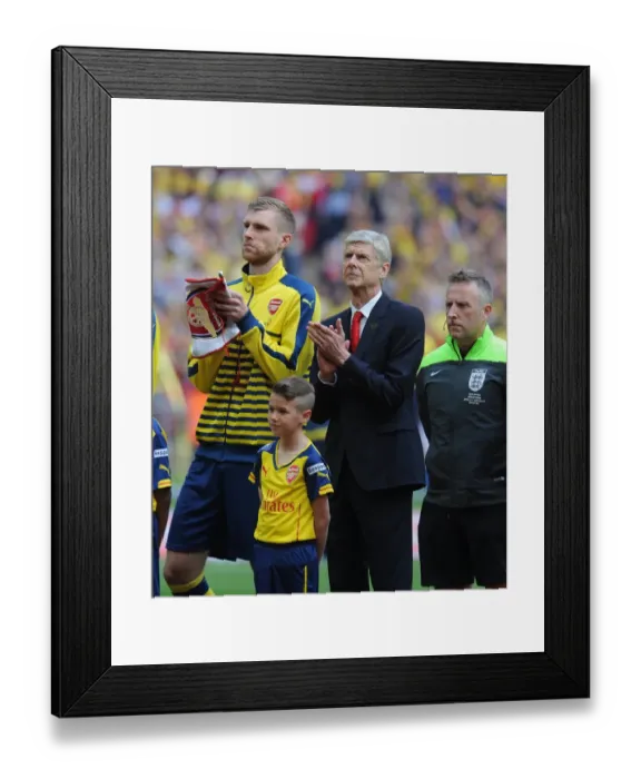 Framed Print : Arsene Wenger (Arsenal) before the match. Arsenal 4: 0 Aston Villa. FA Cup Final. Wembley Stadium