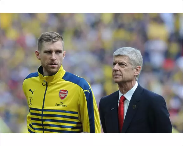 Per Mertesacker and Arsene Wenger (Arsenal) before the match. Arsenal 4: 0 Aston Villa