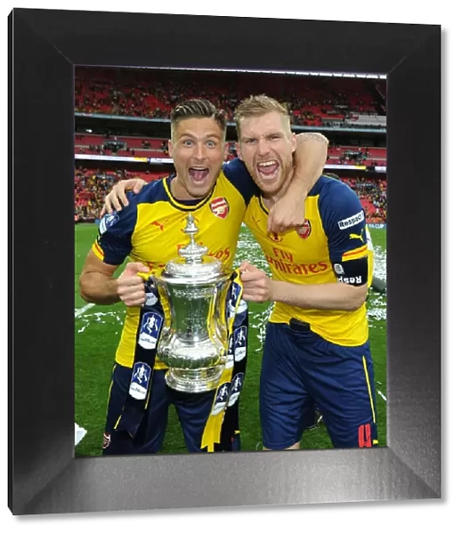 Arsenal FC: Olivier Giroud and Per Mertesacker Celebrate FA Cup Victory