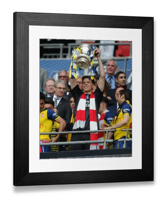 Framed Print : Arsenal Celebrate FA Cup Victory: Arsenal vs. Aston Villa, FA Cup Final 2015