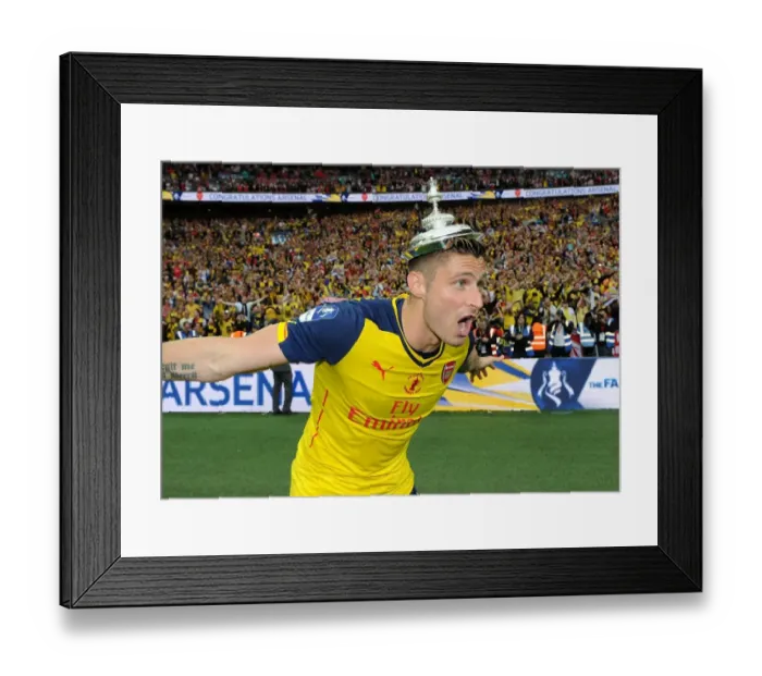 Framed Print : Arsenal's Olivier Giroud Celebrates FA Cup Victory over Aston Villa