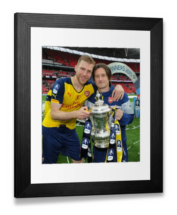 Framed Print : Arsenal's Per Mertesacker and Tomas Rosicky Celebrate FA Cup Victory