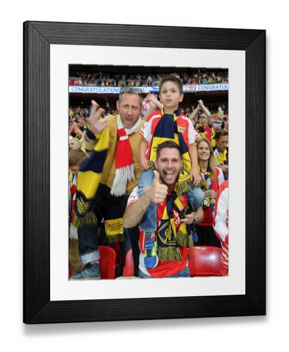 Framed Print : Jubilant Arsenal Fans Celebrate FA Cup Victory: Arsenal 4-0 Aston Villa (2015)