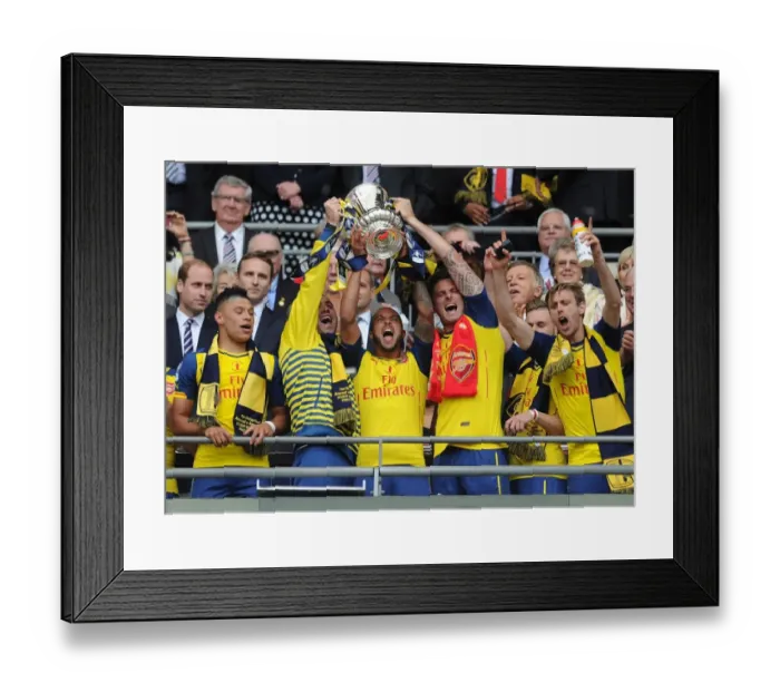 Framed Print : David Ospina, Theo Walcott, Olivier Giroud and Nacho Monreal (Arsenal) lift the FA Framed Print : David Ospina, Theo Walcott, Olivier Giroud and Nacho Monreal (Arsenal) lift the FA