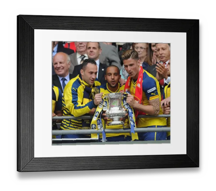 Framed Print : David Ospina, Theo Walcott and Olivier Giroud (Arsenal) lift the FA Cup after the match Framed Print : David Ospina, Theo Walcott and Olivier Giroud (Arsenal) lift the FA Cup after the match