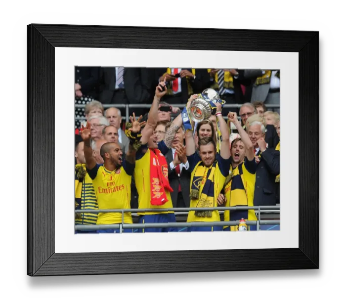 Framed Print : Theo Walcott, Olivier Giroud, Aaron Ramsey and Nacho Monreal (Arsenal) lift the FA Framed Print : Theo Walcott, Olivier Giroud, Aaron Ramsey and Nacho Monreal (Arsenal) lift the FA