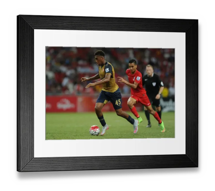Framed Print : Arsenal's Alex Iwobi Shines in Arsenal vs Singapore XI: Barclays Asia Trophy, July 2015