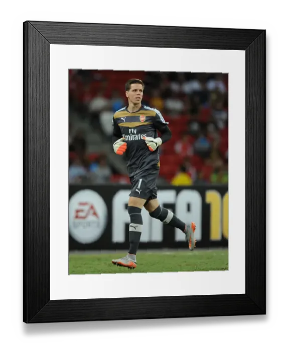 Framed Print : Arsenal's Wojciech Szczesny in Action Against Singapore XI at Singapore National Stadium (July 15, 2015) Framed Print : Arsenal's Wojciech Szczesny in Action Against Singapore XI at Singapore National Stadium (July 15, 2015)