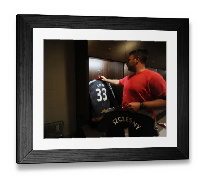 Framed Print : Arsenal FC: Gearing Up for Battle - Arsenal vs. Everton, Barclays Asia Trophy, Singapore 2015 Framed Print : Arsenal FC: Gearing Up for Battle - Arsenal vs. Everton, Barclays Asia Trophy, Singapore 2015