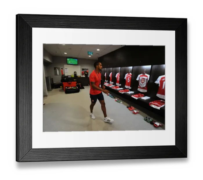 Framed Print : Theo Walcott in Arsenal Changing Room - Arsenal vs. Everton, Asia Trophy 2015-16