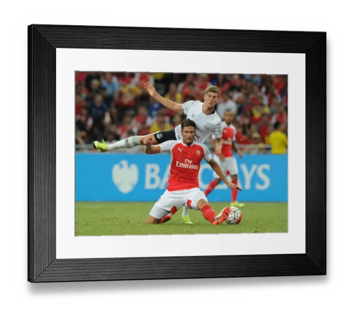 Framed Print : Arsenal vs. Everton: Clash in the Far East - Olivier Giroud vs. John Stones, Barclays Asia Trophy, Singapore 2015 Framed Print : Arsenal vs. Everton: Clash in the Far East - Olivier Giroud vs. John Stones, Barclays Asia Trophy, Singapore 2015