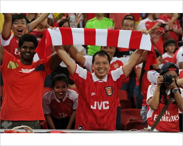 Arsenal Fans Gather in Singapore Ahead of Arsenal vs. Everton at 2015 Asia Trophy