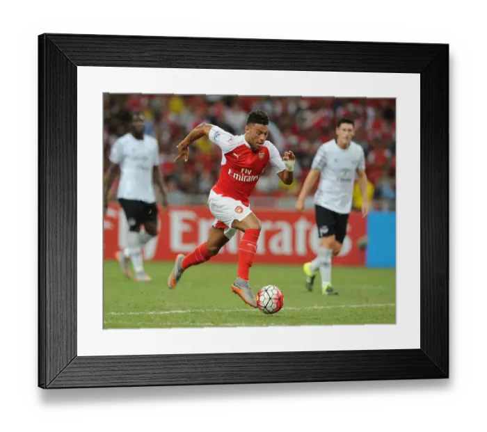 Framed Print : Arsenal's Alex Oxlade-Chamberlain in Action Against Everton at 2015-16 Barclays Asia Trophy, Singapore Framed Print : Arsenal's Alex Oxlade-Chamberlain in Action Against Everton at 2015-16 Barclays Asia Trophy, Singapore