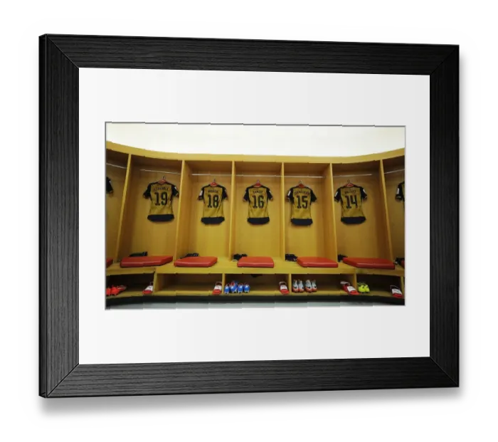 Framed Print : Arsenal Football Club: Gearing Up for Battle against Olympique Lyonnais at Emirates Cup