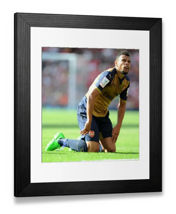 Framed Print : Francis Coquelin: In Action for Arsenal against Olympique Lyonnais, Emirates Cup 2015 / 16