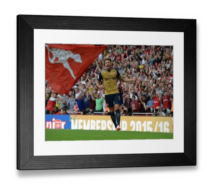 Framed Print : Thrilling Goal: Olivier Giroud Scores for Arsenal against Olympique Lyonnais - Emirates Cup 2015 / 16