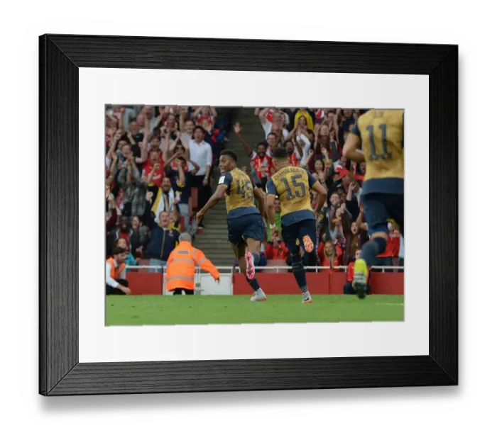 Framed Print : Alex Iwobi Scores: Arsenal's Winning Goal vs Olympique Lyonnais - Emirates Cup 2015 / 16 Framed Print : Alex Iwobi Scores: Arsenal's Winning Goal vs Olympique Lyonnais - Emirates Cup 2015 / 16