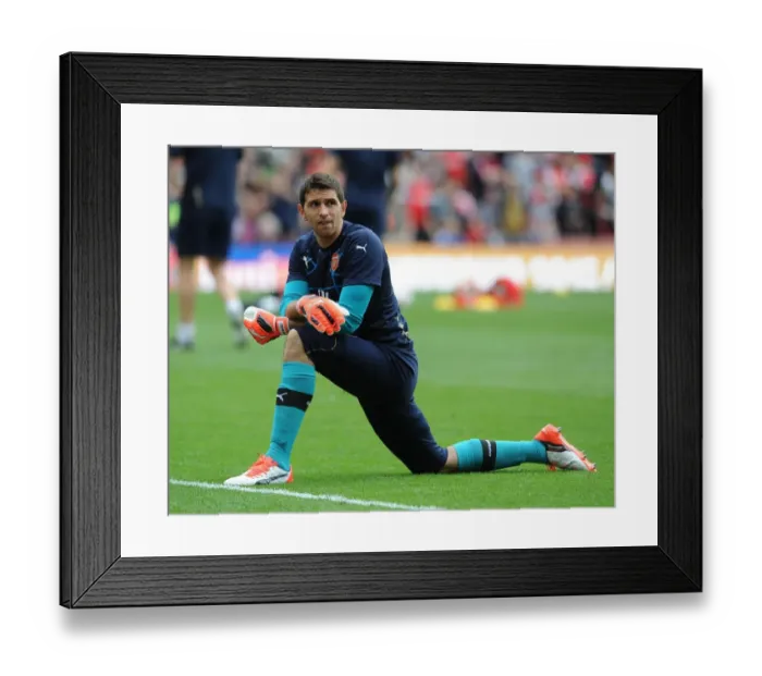 Framed Print : VfL Wolfsburg v Villarreal - Emirates Cup Framed Print : VfL Wolfsburg v Villarreal - Emirates Cup