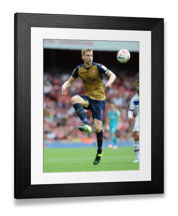 Framed Print : Per Mertesacker in Action: Arsenal vs Lyon, Emirates Cup 2015 Framed Print : Per Mertesacker in Action: Arsenal vs Lyon, Emirates Cup 2015