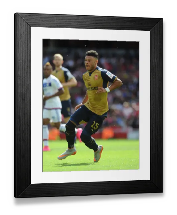 Framed Print : Alex Oxlade-Chamberlain: In Action for Arsenal against Olympique Lyonnais, Emirates Cup 2015 / 16