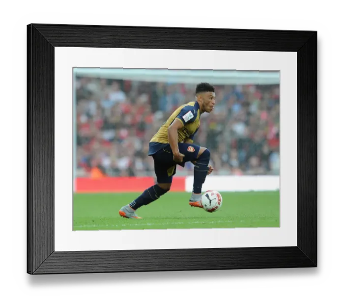 Framed Print : Alex Oxlade-Chamberlain in Action for Arsenal vs Olympique Lyonnais, Emirates Cup 2015 / 16