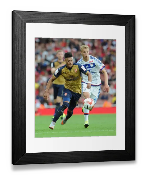 Framed Print : Arsenal v Olympique Lyonnais - Emirates Cup Framed Print : Arsenal v Olympique Lyonnais - Emirates Cup