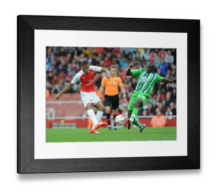 Framed Print : Isaac Hayden Faces Pressure: Arsenal vs. VfL Wolfsburg at Emirates Cup 2015 / 16 Framed Print : Isaac Hayden Faces Pressure: Arsenal vs. VfL Wolfsburg at Emirates Cup 2015 / 16