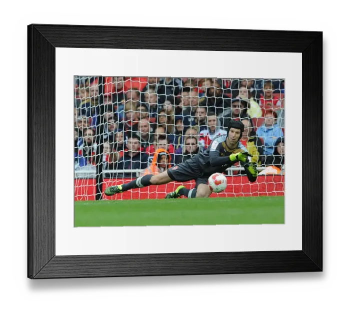 Framed Print : Arsenal's Petr Cech in Action Against VfL Wolfsburg at the Emirates Cup 2015 / 16