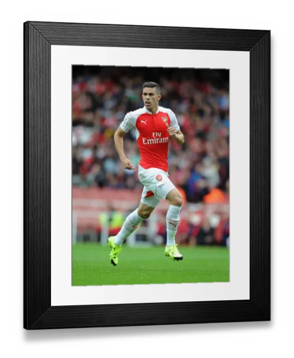 Framed Print : Gabriel in Action: Arsenal vs. VfL Wolfsburg - Emirates Cup 2015 Framed Print : Gabriel in Action: Arsenal vs. VfL Wolfsburg - Emirates Cup 2015