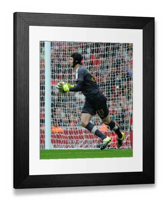 Framed Print : Arsenal's Petr Cech in Action Against VfL Wolfsburg at the Emirates Cup 2015 / 16 Framed Print : Arsenal's Petr Cech in Action Against VfL Wolfsburg at the Emirates Cup 2015 / 16