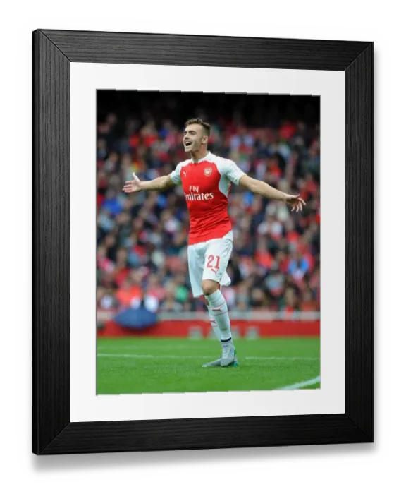 Framed Print : Arsenal's Calum Chambers in Action against VfL Wolfsburg at Emirates Cup 2015