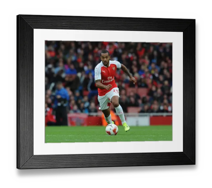 Framed Print : Theo Walcott in Action: Arsenal vs. VfL Wolfsburg at Emirates Cup 2015 / 16