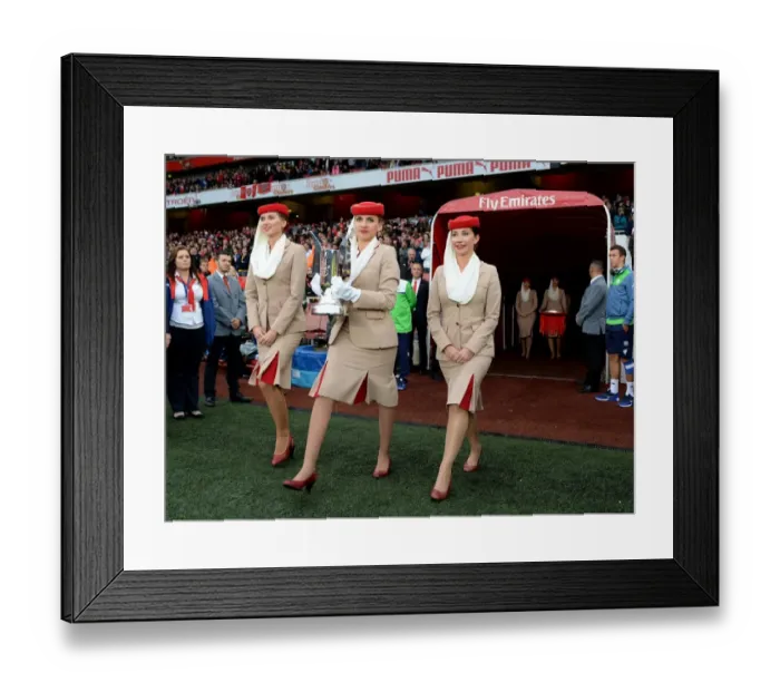 Framed Print : Arsenal Celebrate Emirates Cup Victory over VfL Wolfsburg Framed Print : Arsenal Celebrate Emirates Cup Victory over VfL Wolfsburg
