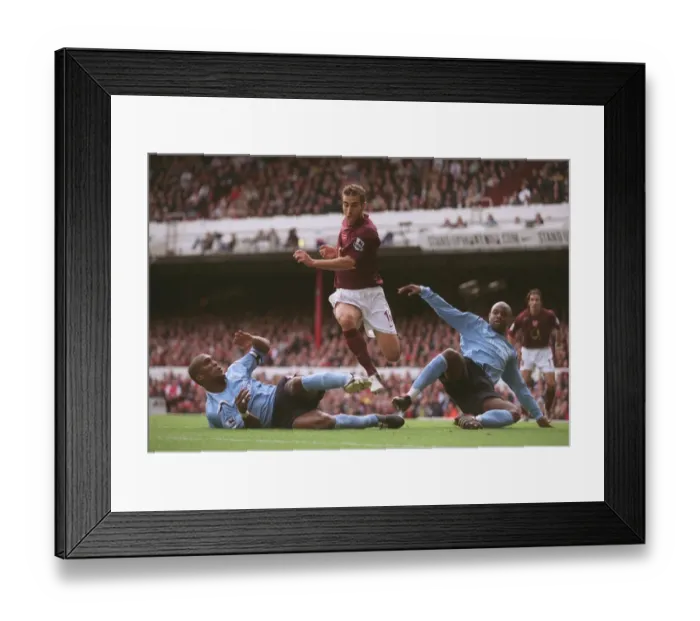 Framed Print : Mathieu Flamini (Arsenal) Sylvain Distin and David Sommeil (Man City) Framed Print : Mathieu Flamini (Arsenal) Sylvain Distin and David Sommeil (Man City)