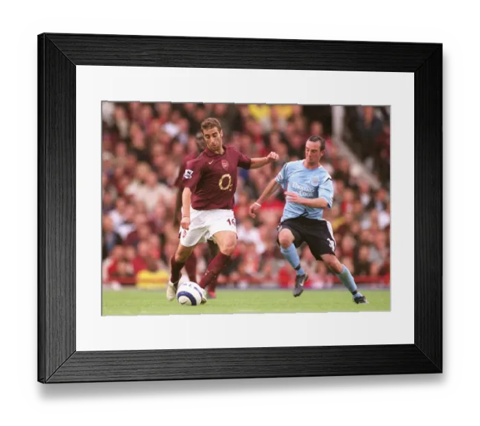 Framed Print : Mathieu Flamini (Arsenal) Stephen Ireland (Man City) Framed Print : Mathieu Flamini (Arsenal) Stephen Ireland (Man City)
