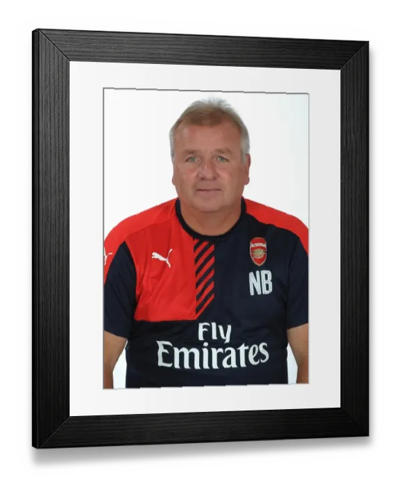 Framed Print : Introducing Coach Neil Banfield with Arsenal First Team (2015-16) Framed Print : Introducing Coach Neil Banfield with Arsenal First Team (2015-16)
