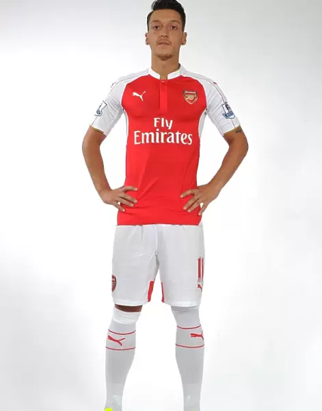 Mesut Ozil at Arsenal Training: 2015-16 Season
