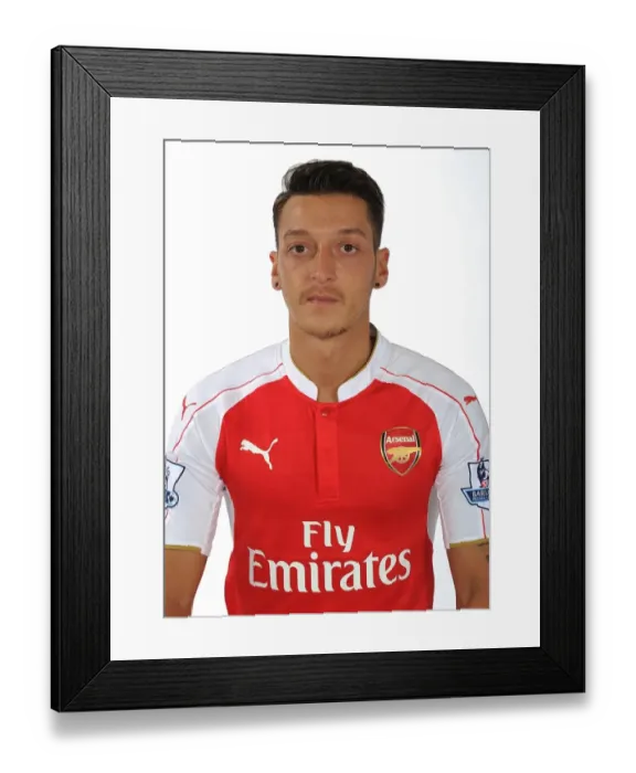 Framed Print : Mesut Ozil at Arsenal Training: 2015-16 Season Framed Print : Mesut Ozil at Arsenal Training: 2015-16 Season