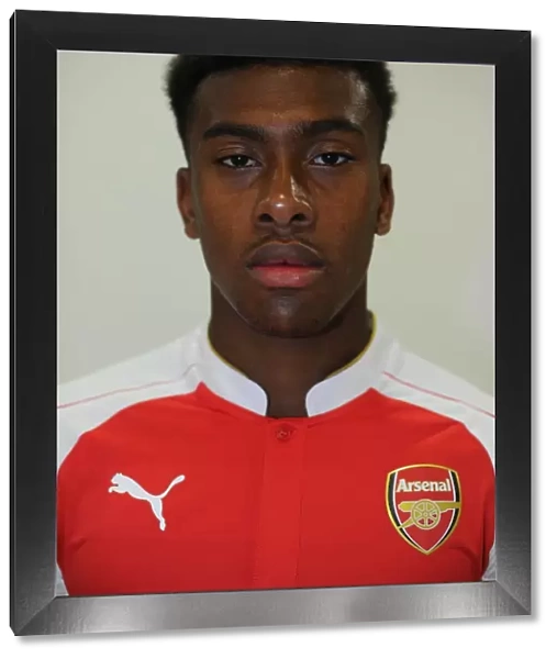 Arsenal First Team 2015-16: Kick-Off with Alex Iwobi