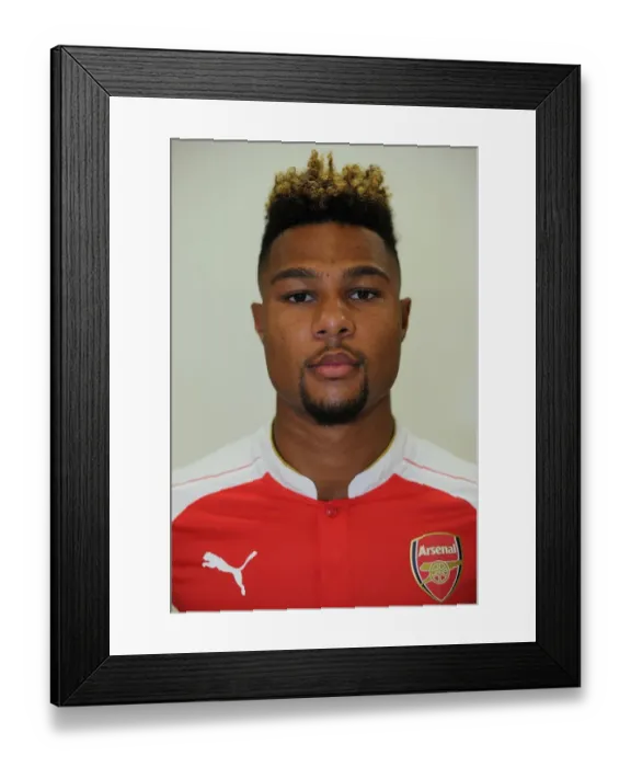 Framed Print : Arsenal First Team 2015-16: Kick-Off with Serge Gnabry Framed Print : Arsenal First Team 2015-16: Kick-Off with Serge Gnabry