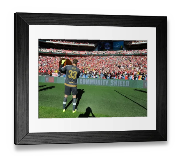 Framed Print : Arsenal Victory: Petr Cech Lifts the FA Community Shield
