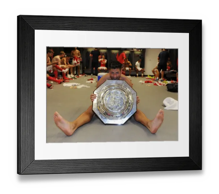 Framed Print : Arsenal's Olivier Giroud Scores Game-Winning Goal Against Chelsea in FA Community Shield Victory