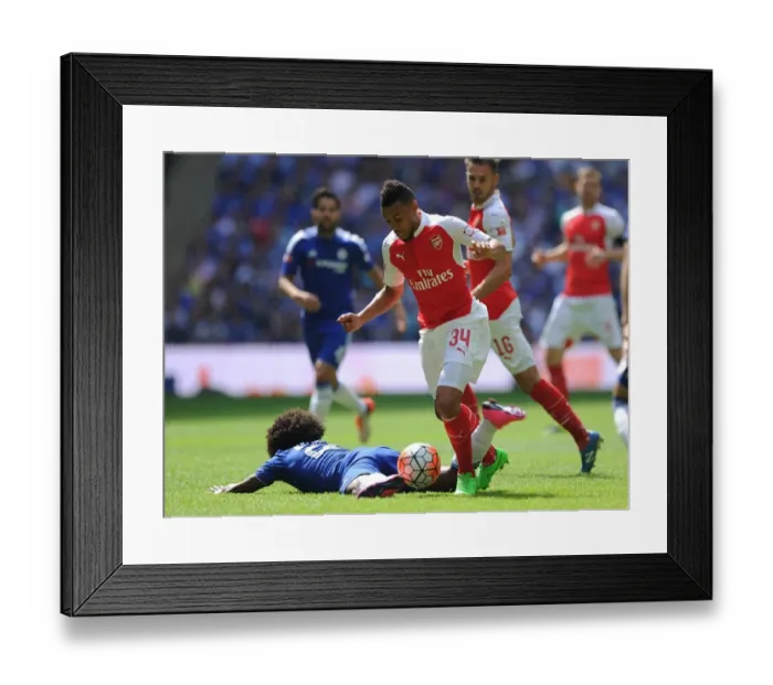 Framed Print : Coquelin Overcomes Willian: Arsenal's Battleground Victory in Community Shield Clash