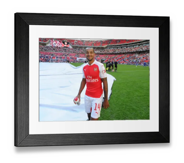 Framed Print : Theo Walcott's Emotional Reaction: Arsenal vs. Chelsea - FA Community Shield 2015