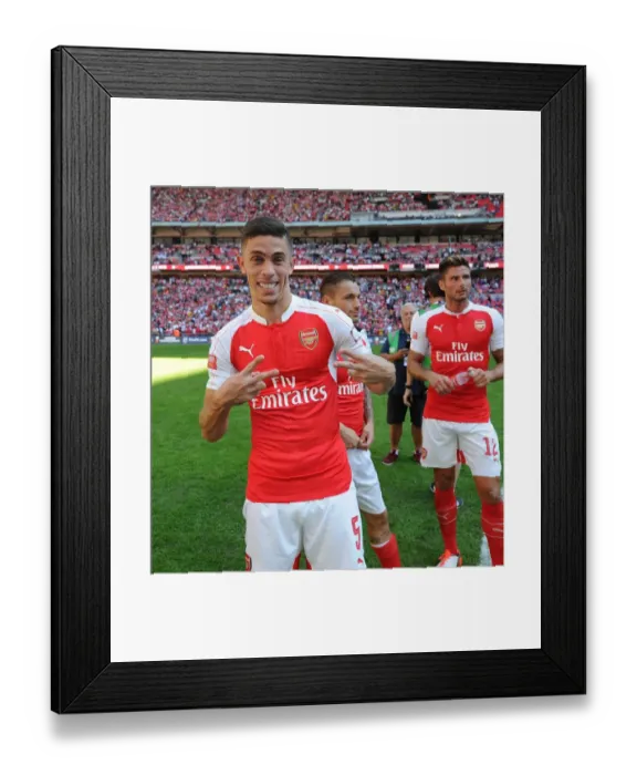 Framed Print : Arsenal Celebrate Community Shield Victory over Chelsea (2015) Framed Print : Arsenal Celebrate Community Shield Victory over Chelsea (2015)