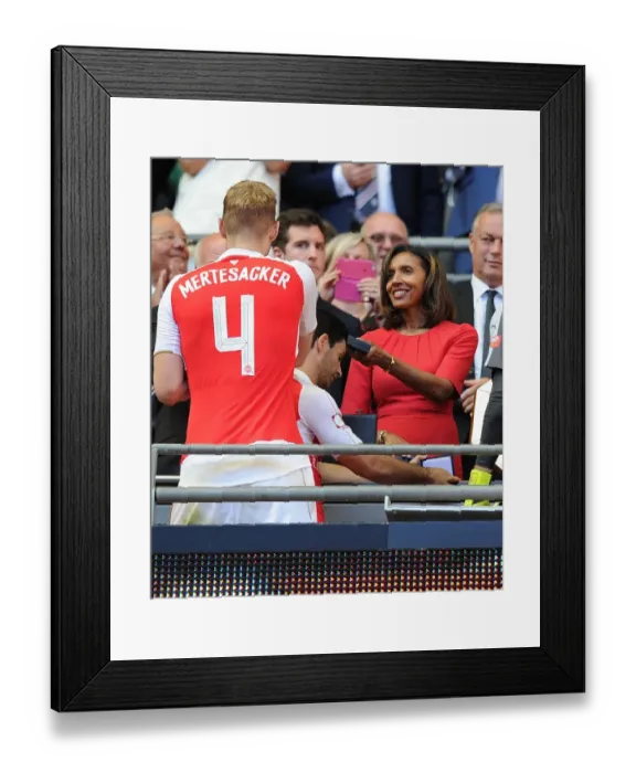 Framed Print : Per Mertesacker Receives Community Shield Medal from Janet Rocastle after Arsenal's Victory over Chelsea