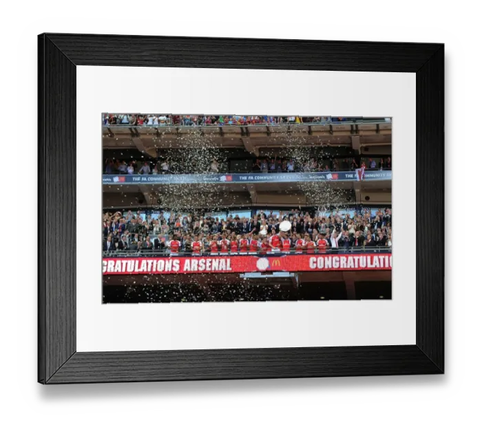 Framed Print : Arsenal Lift FA Community Shield: 2015-16 Season - Victory over Chelsea
